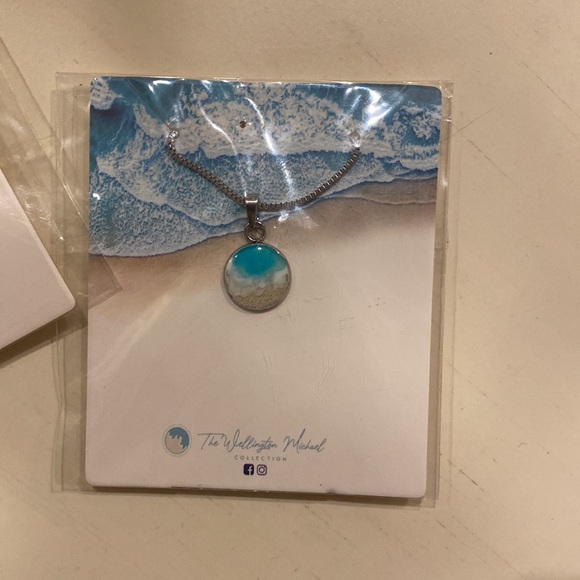 Necklace Bundle - Picture 3 of 4